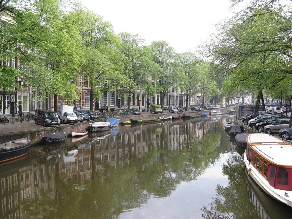 AMS4: a new generation of hardware in Amsterdam